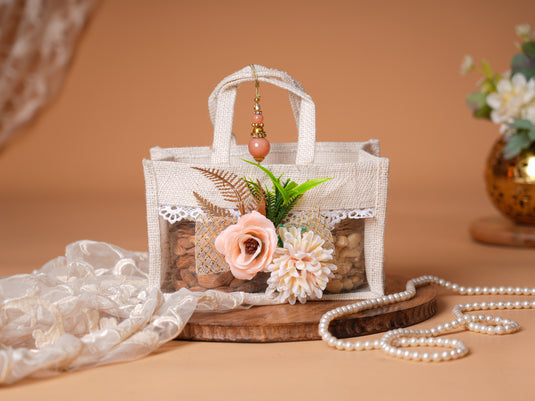 Pearl Grace Favour