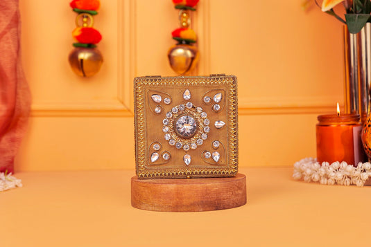 Zarina Box