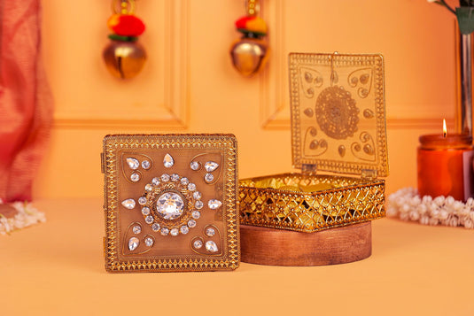 Zarina Box