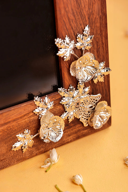 Regalia Frame